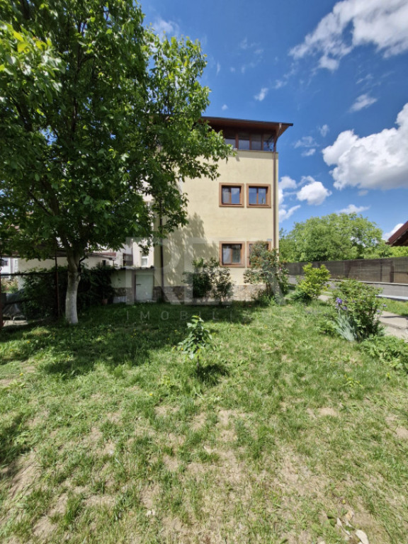 Vila independenta in Salajan / Trapezului