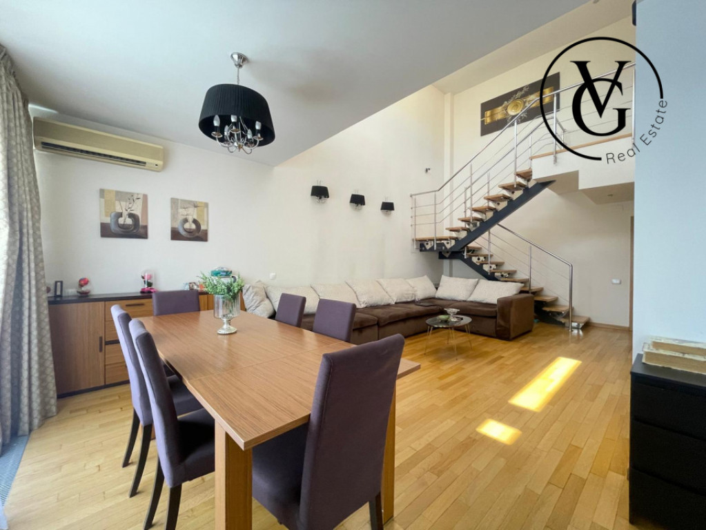Apartament cu 5 camere si terasa spatioasa + 2 locuri de par