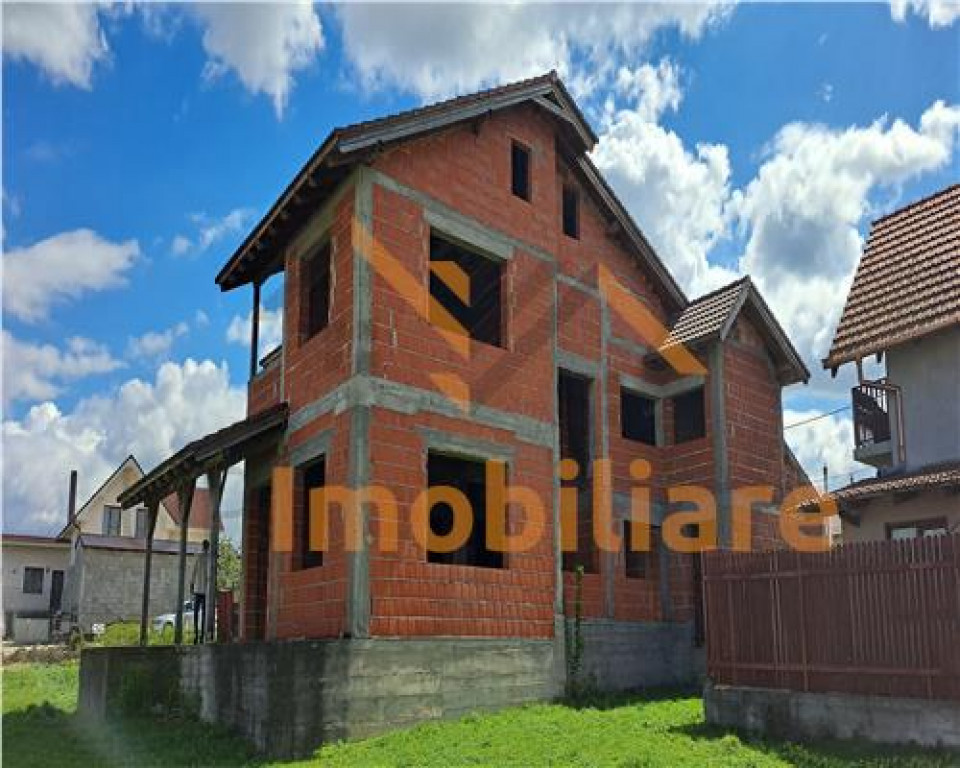 CASA LA ROSU P E 400 MP | TEREN 1.113 MP | ZONA CORDAU | B