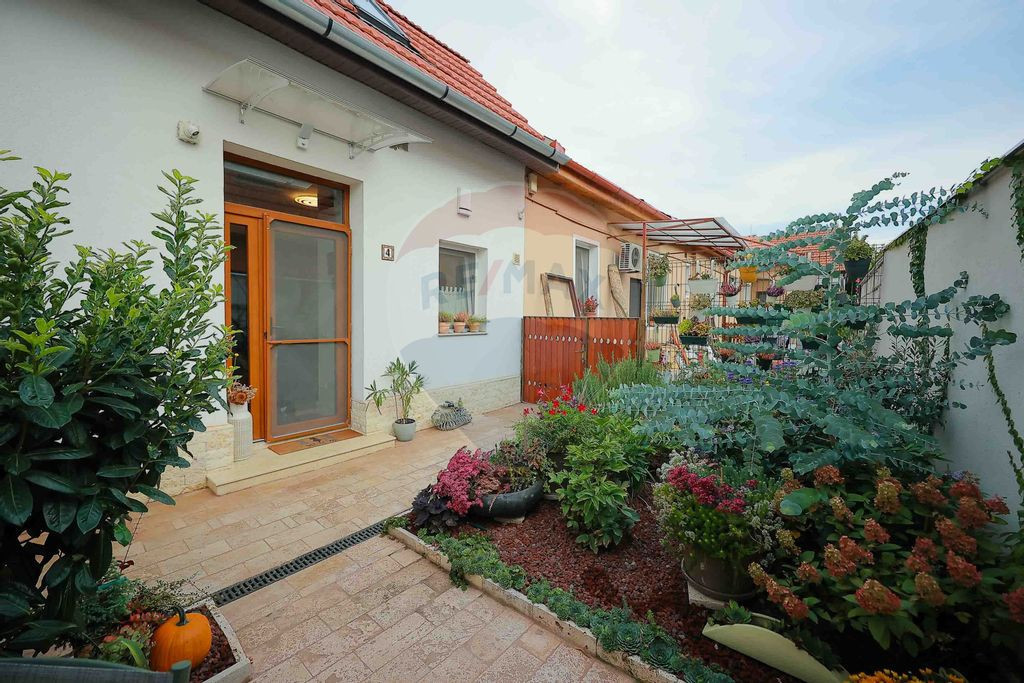 5 camere, central Nicolae Jiga, retras de la stradă, de ...