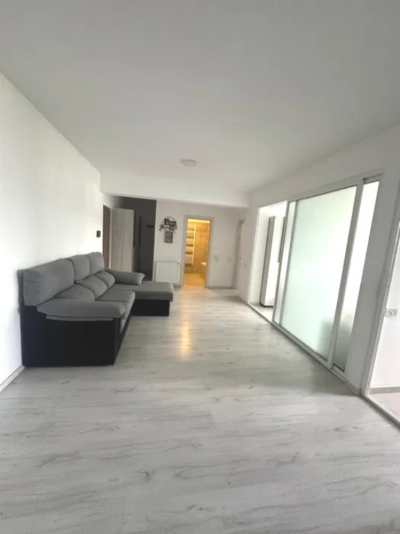 Apartament de 3 camere ( Mobilat + Utilat )