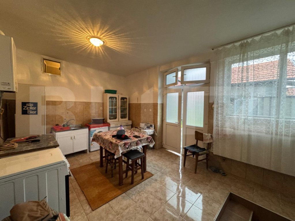 Casă 3 corpuri • Central Geoagiu • 657 mp teren • Gar