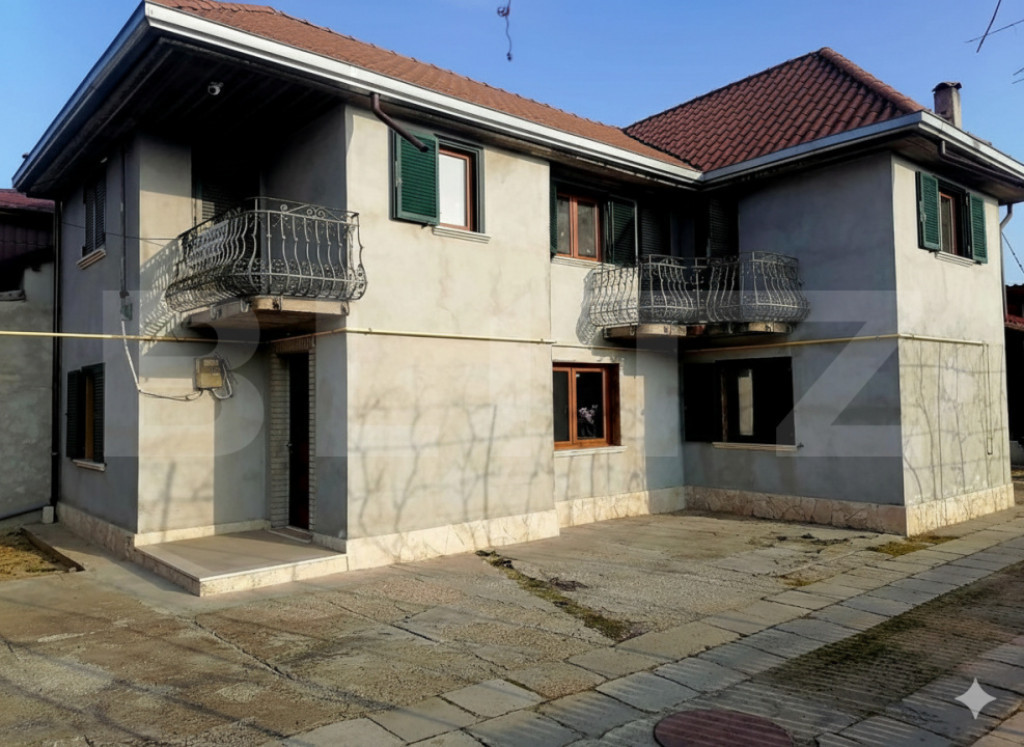 Casă cochetă cu grădină și garaj în Târgoviște