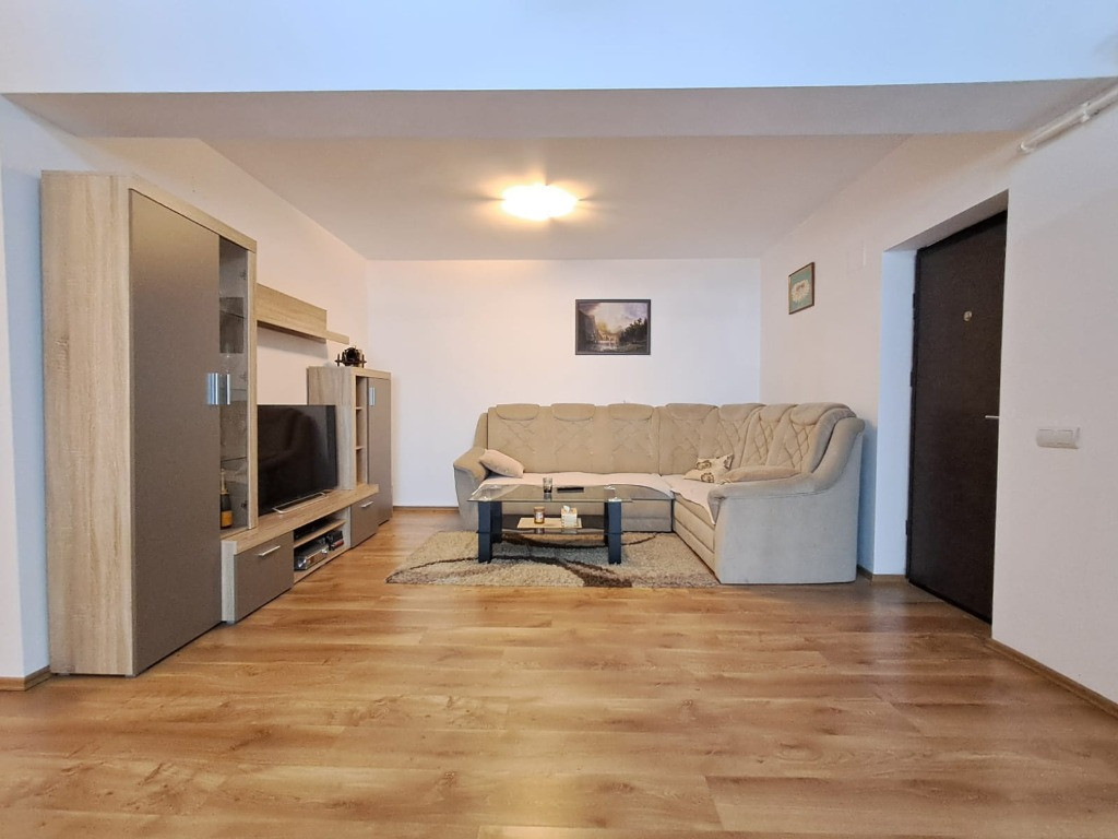 Vanzare Apartament 2 camere 58 mp, parter Str.Florilor in Floresti