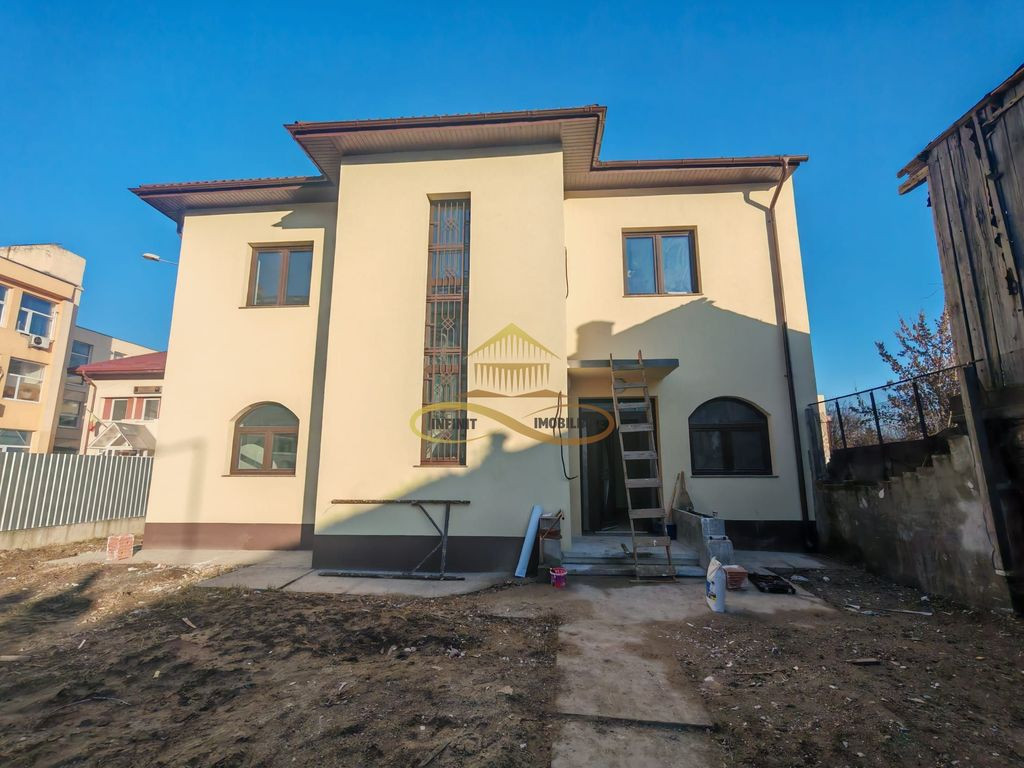 Casă de închiriat – ultracentral | Parter + Etaj sepa...