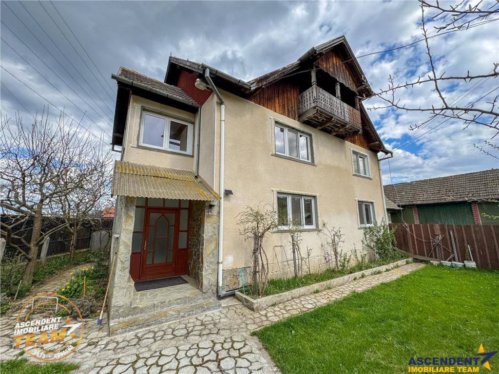 FILMTur 3D!Casa familiala 6 camere, teren mica livada, Intor