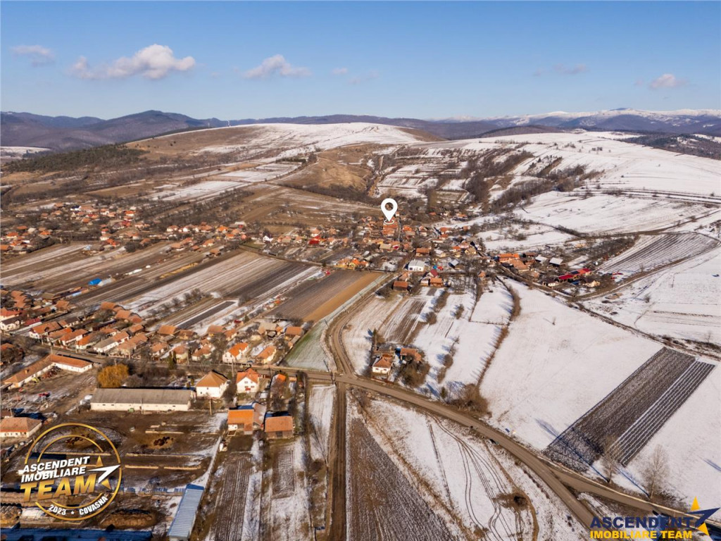 Film! Teren apreciabil, 2.819 mp casa, Mereni, Covasna