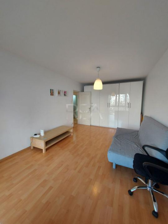 3 camere, Tineretului, decomandat, etaj 4, parcare, metrou