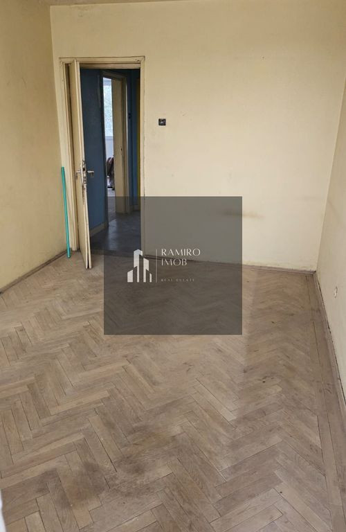 Apartamentul de langa IOR