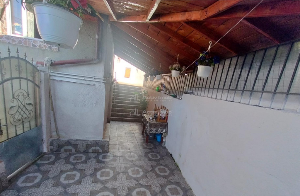 Resita Muncitoresc Casa Zona Lini#537;tit#259;