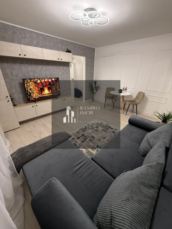 Apartament 2 camere semi-decomandat Renovat total