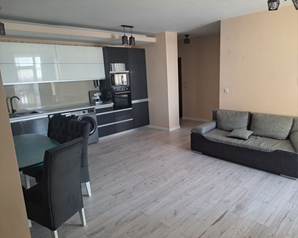 Apartament 3 camere, 74 mp, zona Central