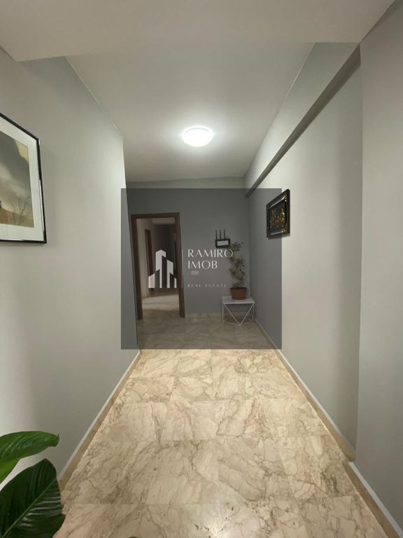 Apartament -220mp + terasa 200mp sector 4 Pasaj Marasesti...