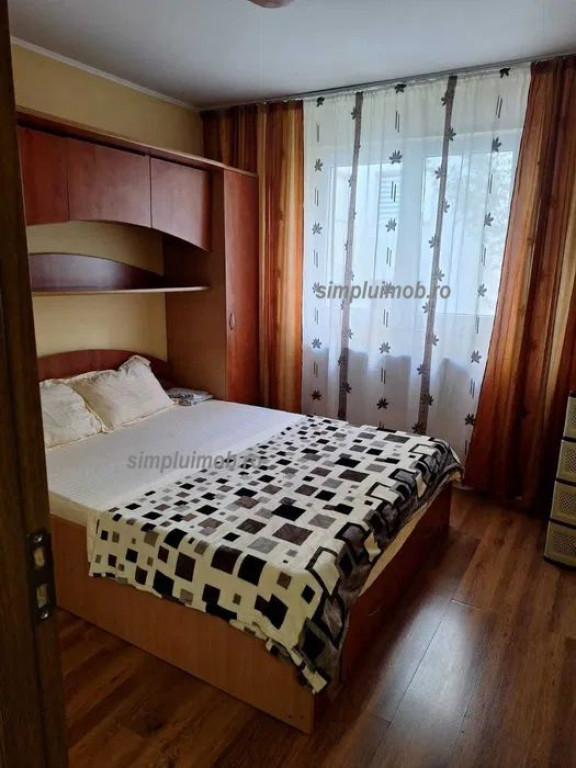 Apartament Spatios Mobilat Renovat Aproape de Metrou N.Gr...