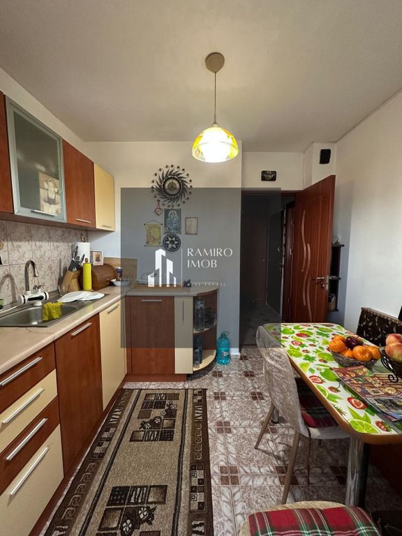 3 Camere - 70 mp si Boxa - Metrou 1 Decembrie la 5 Minute