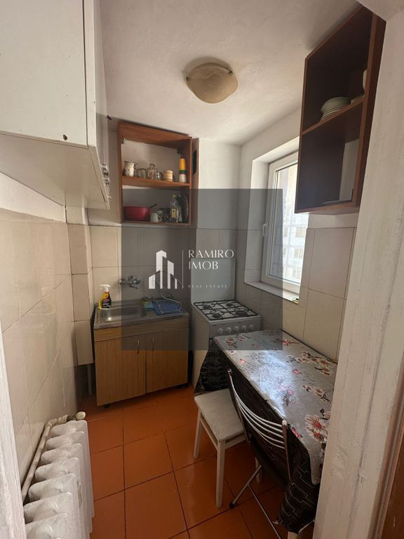 Apartament 2 camere decomandat 10 min metrou Piata Sudului