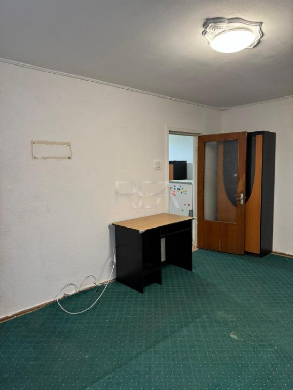 2 camere Titan decomandat, metrou, anvelopat