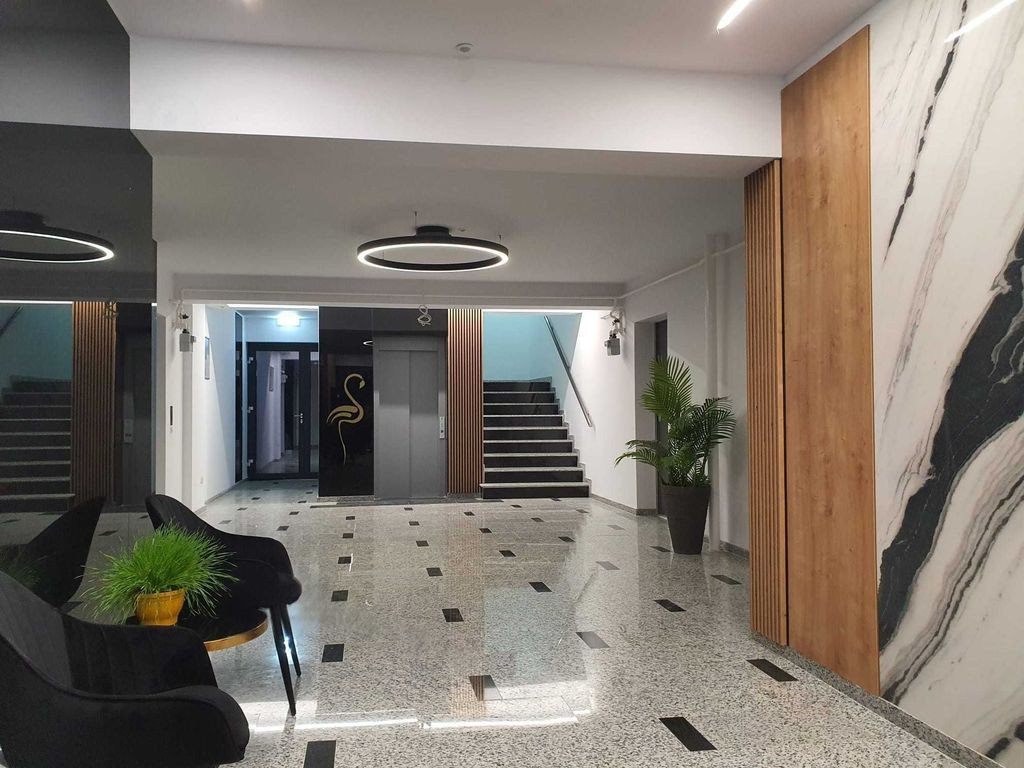 Inchiriere apartament 2 camere,lux, mobilat, loc de joaca...