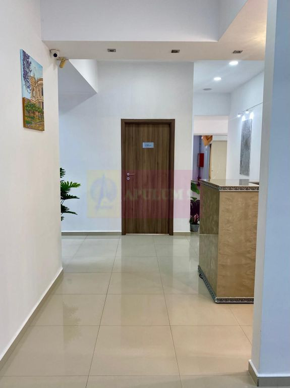 Spatiu comercial/birouri, etaj 1/4 , utilitati INCLUSE, s...