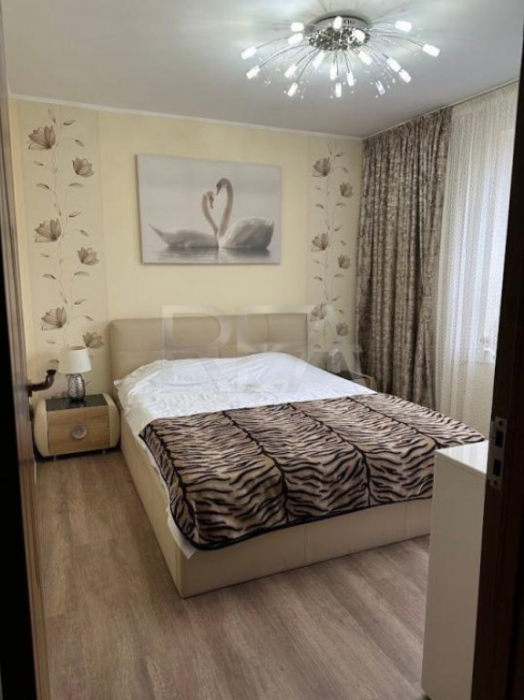 3 camere Ozana decomandat, centrală, parcare, et. 4, metrou