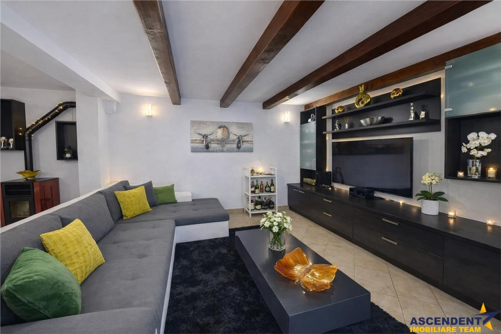 TUR 3D! Refugiu rafinat in Schei, Casa cu 3 camere amenajata