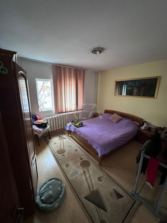 3 camere Basarabia decomandat, parcare, et. 2, an 1986, metr