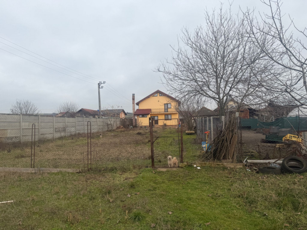 Teren intravilan, 2500 mp, front stradal 30 m, Simnicu de Su