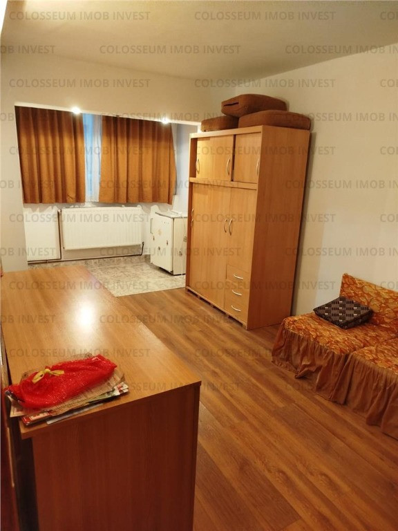 COLOSSEUM: Garsoniera Ct termica balcon beci parcare Bartolomeu