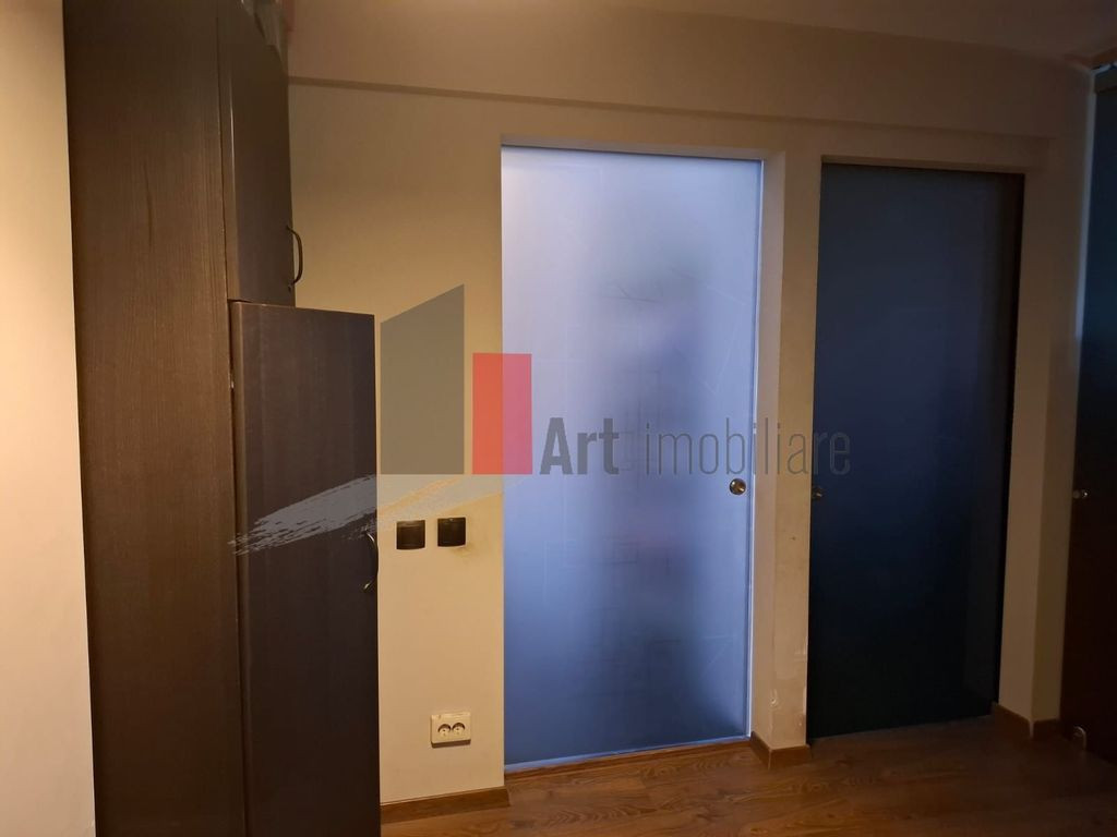 Vânzare apartament 3 camere Obregia
