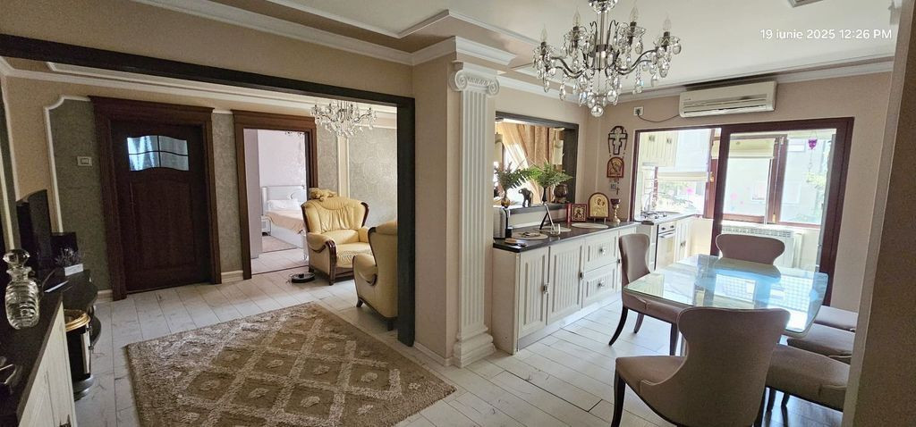 Apartament modern cu 3 camere - de închiriat - zona Side...