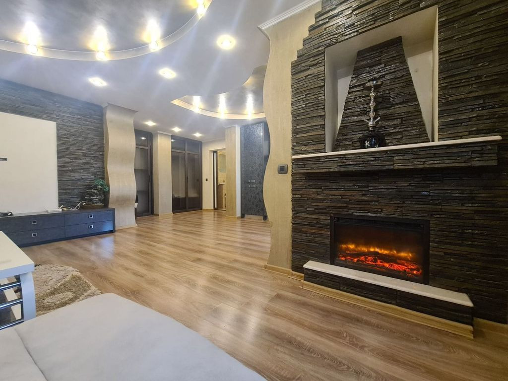 Apartament 2 camere de inchiriat | Zona Liceul Auto | Mob...