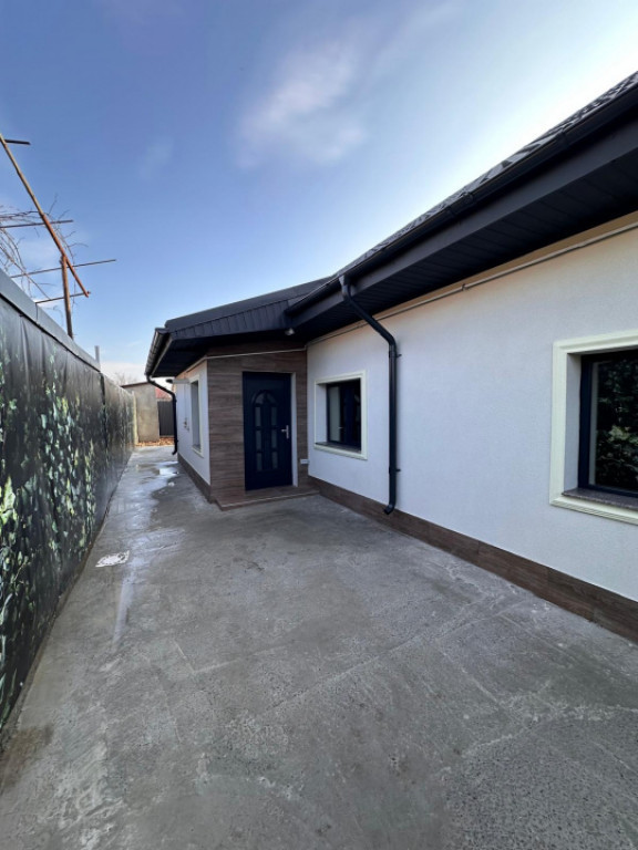 Visezi o casă modernă - KM 5, 3 camere, teren 192 mp și p