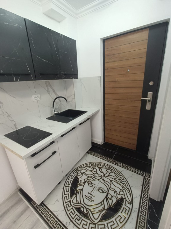 GARSONIERA - in spate la MAGAZIN JAMBO