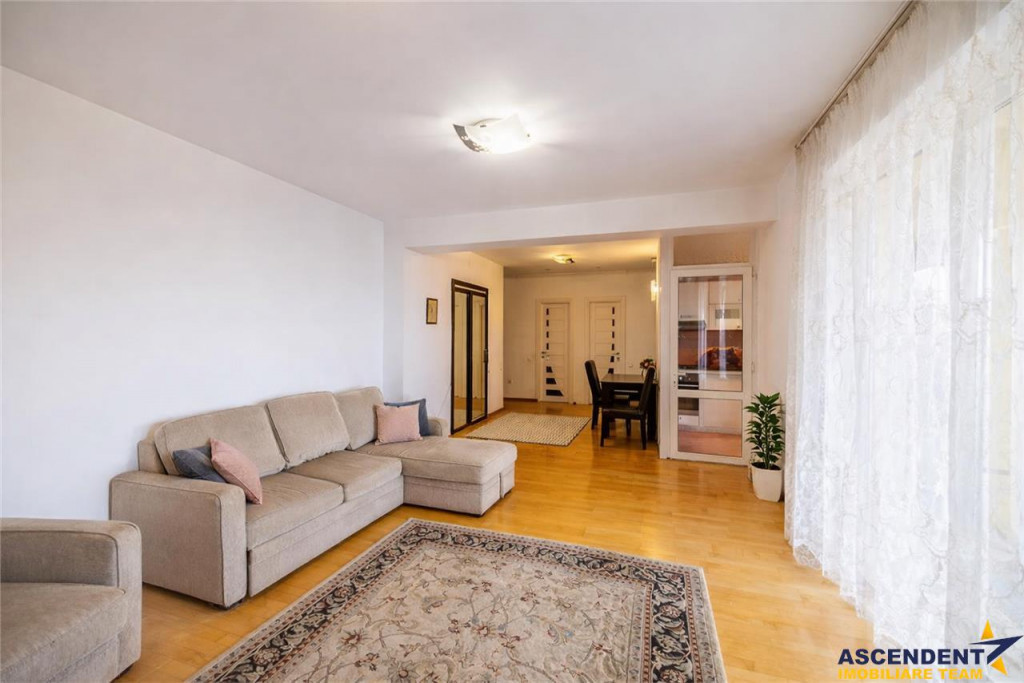 3D Film! Decomandat, etaj2, terasa, parcare, Central, Brasov