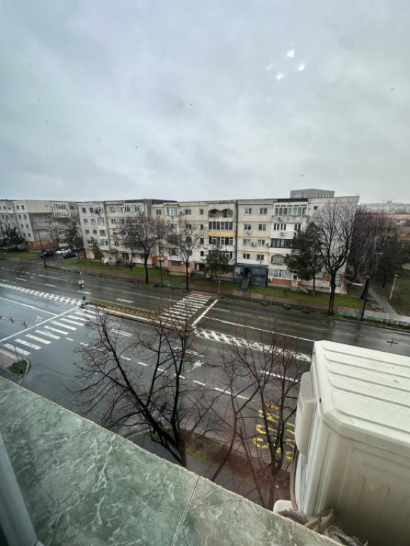 Apartament 3 camere, vedere bilaterală – Zona Trocadero,