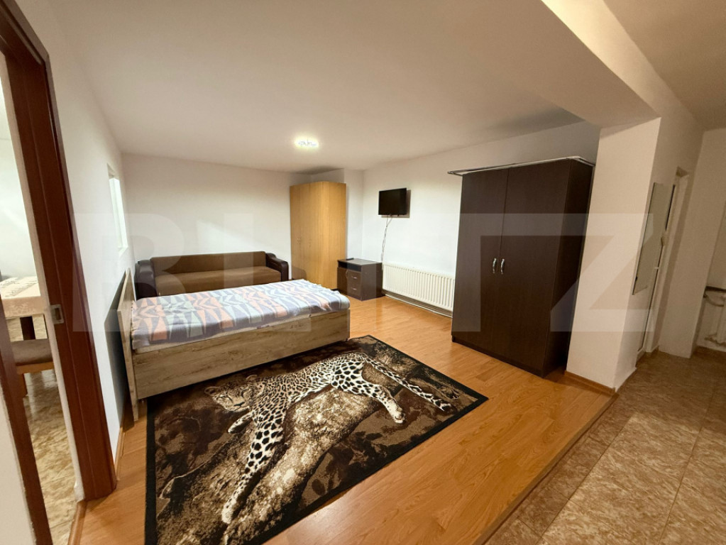 Garsoniera spatioasa, 45mp, la casa, Piata 1 Mai