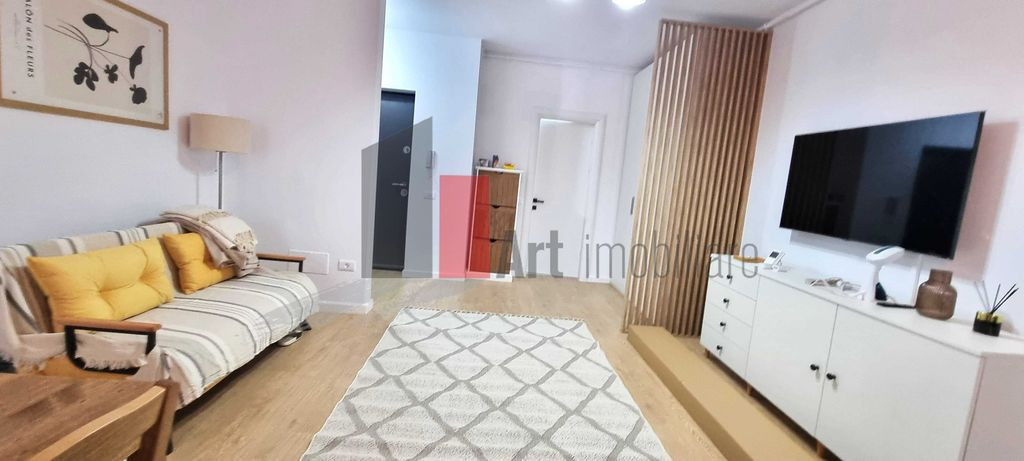 Inchiriere apartament 2 camere +loc de parcare-zona Pacii