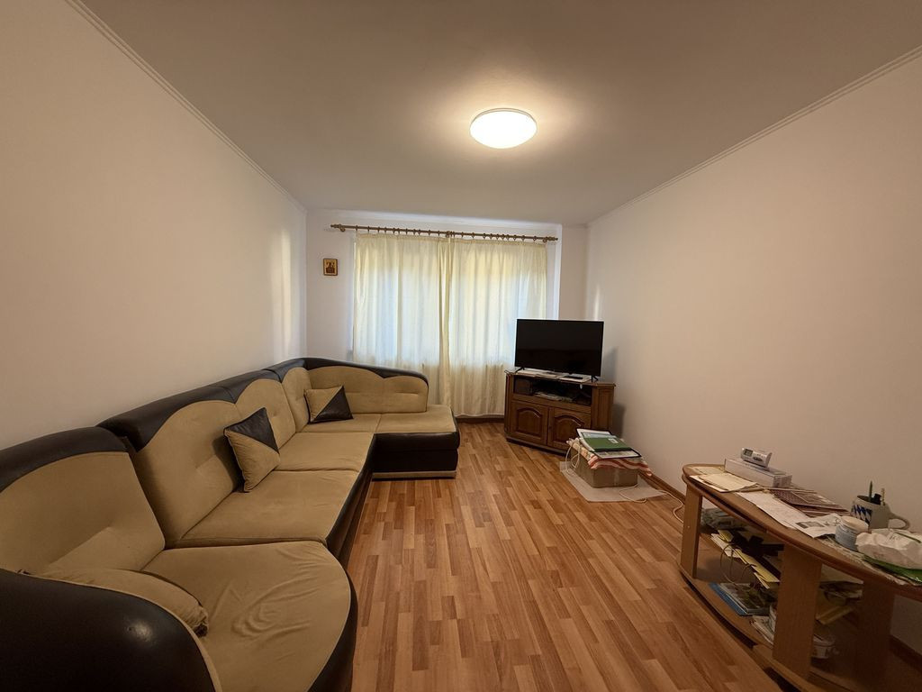 EXCLUSIVITATE!!! APARTAMENT 4 CAMERE DECOMANDAT , ZONA UL...