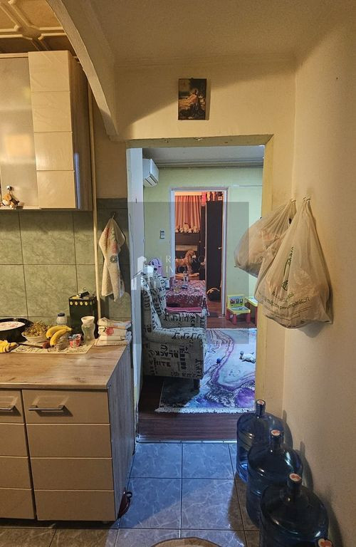 Apartament 2 camere deccomandat/ 5 minute de metrou 1 Dec...