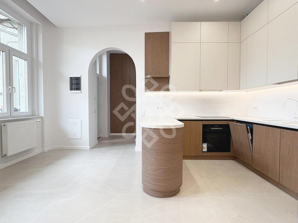 Apartament pe doua niveluri cu terasa, strada Vasile Alecsan