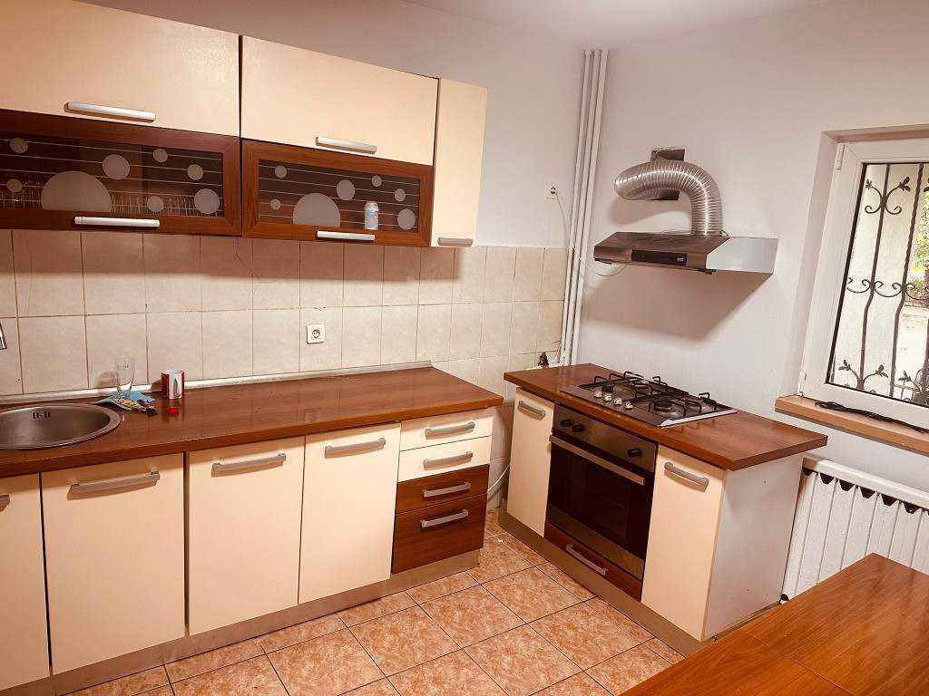 Apartament 4 camere zona Vitan