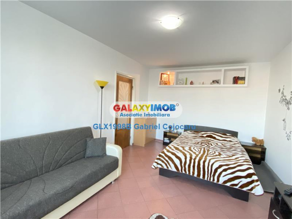 Garsoniera mobilata | bloc mixt vis a vis Mega Mall