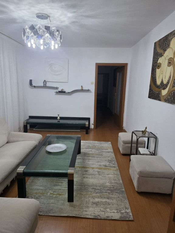 Apartament 4 camere, Zona Apusului , Militari