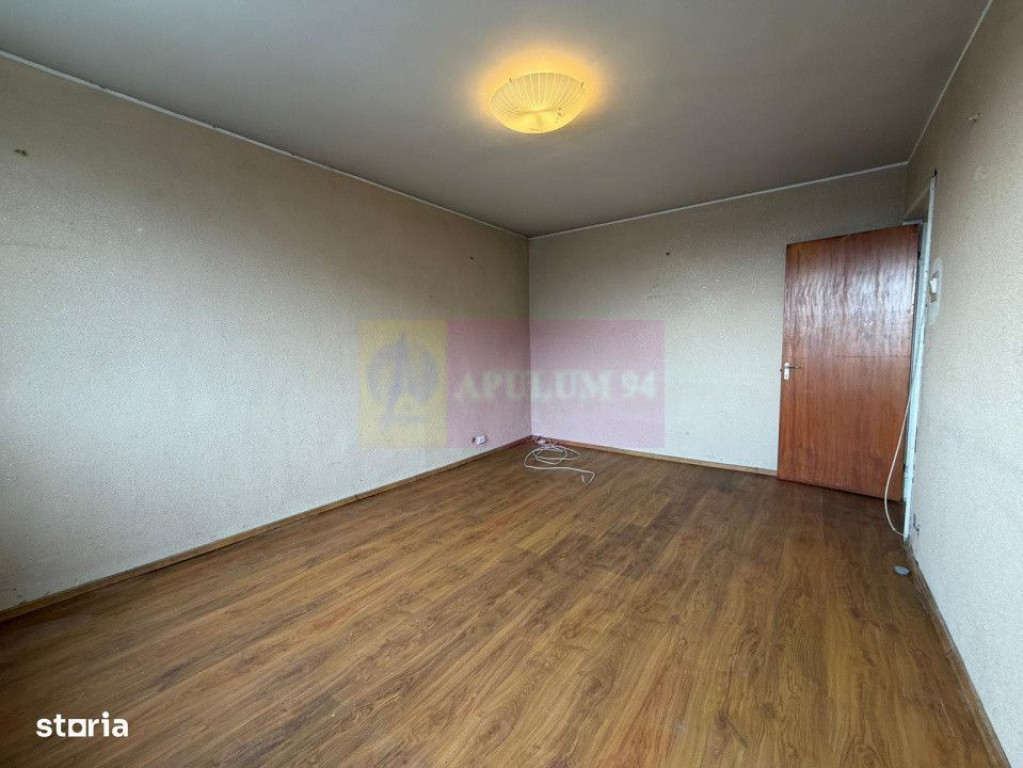 Apartament 3 camere, str Aliorului