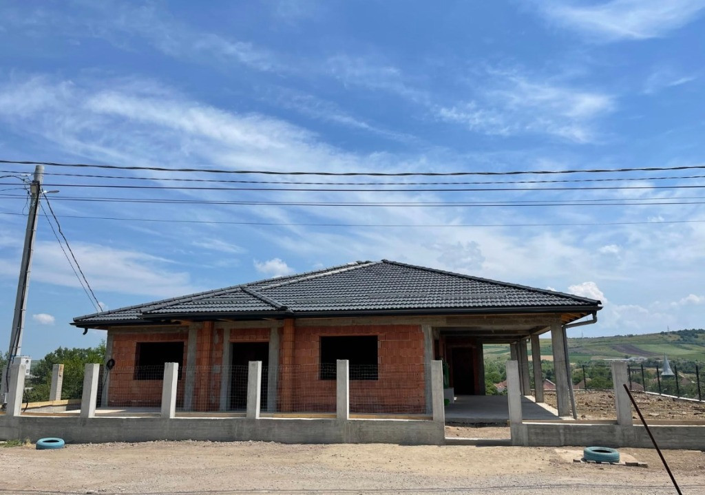 Casa la rosu+teren ST:1800 mp*Pestisu Mare-Deva-Hunedoara+casa veche!