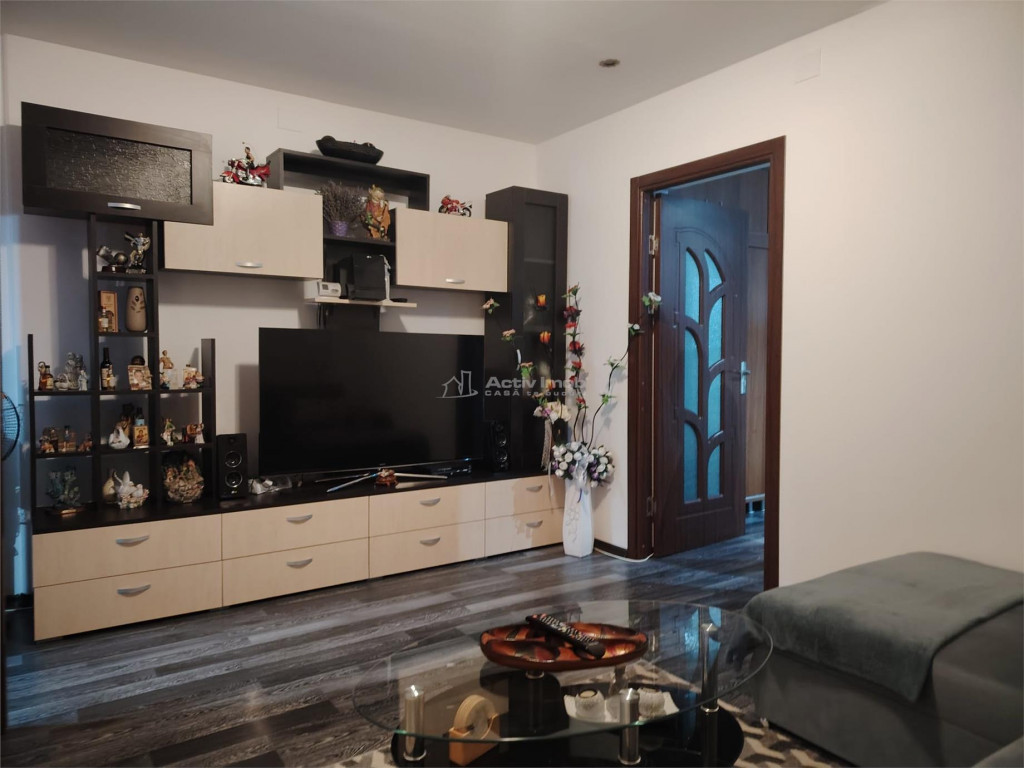 Apartament cu 2 camere mobilat si utilat modern, situat ultr