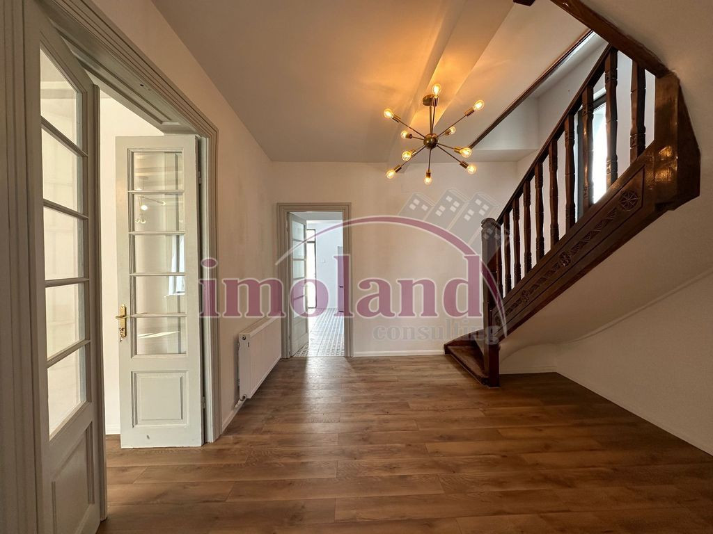 Vanzare - Imobil renovat cu curte - Floreasca