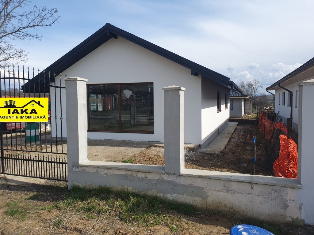Tautii Magheraus, casa semifinisata, 6 ari teren