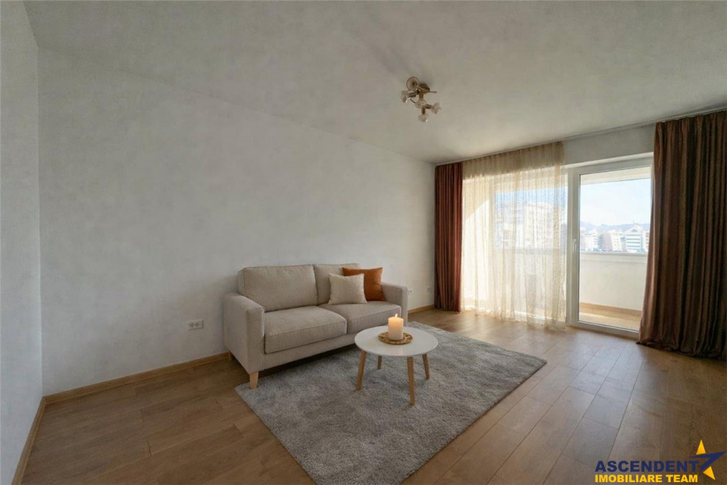 Imobil 2 camere decomandat Coresi Kasper, vedere catre Timpa