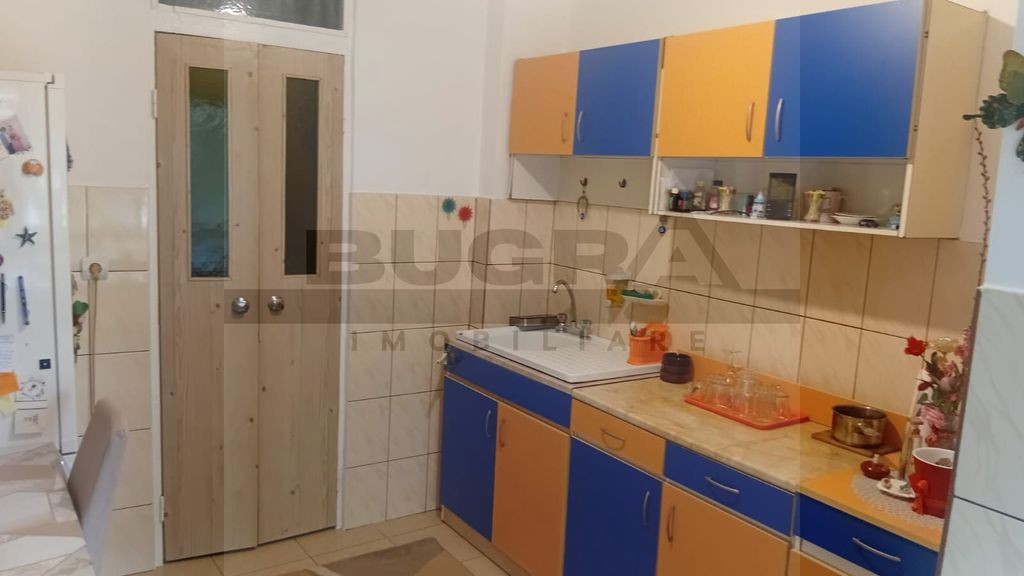 Apartament de 2 camere, 52mp, decomandat, zona strazii Tu...